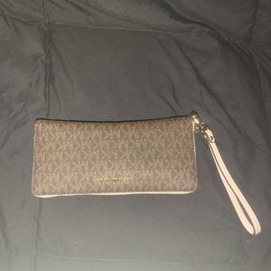 Michael Kors Wristlet Wallet